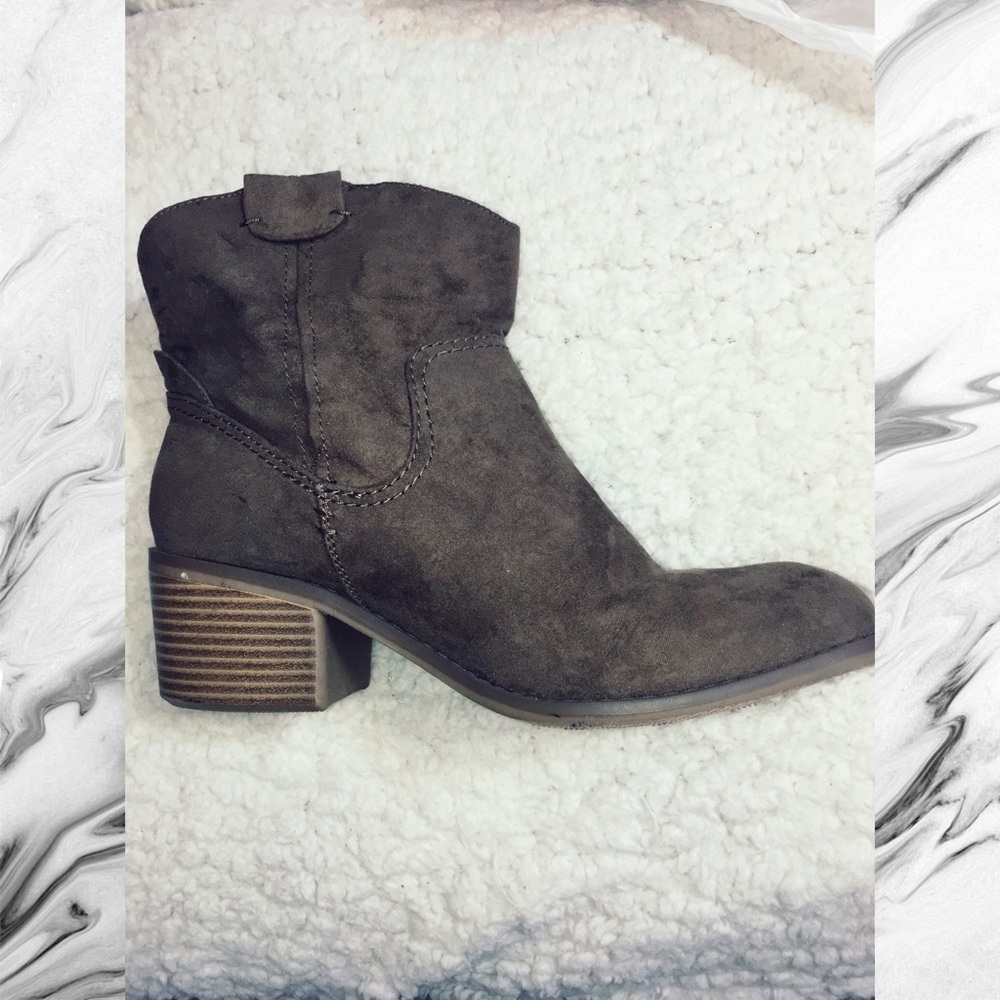 olive green booties